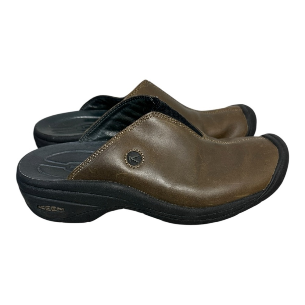 Keen dark brown leather clogs size 8